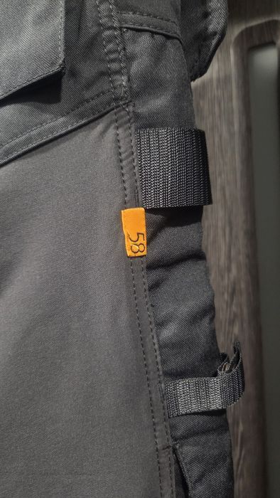 Snickers Нов оригинален Размер 58