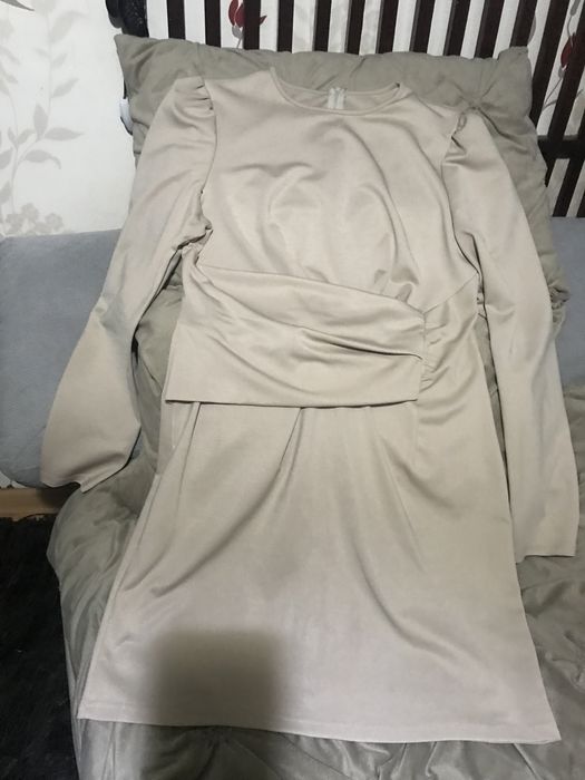 Rochita eleganta culoare crem