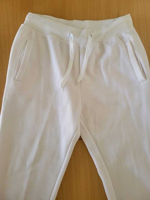 Pantaloni de trening albi L noi + bluza