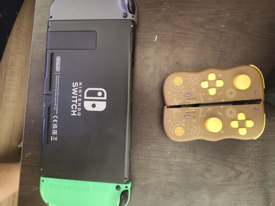 Nintendo Switch 1 с 2 комплекта джойстици и 256GB SD карта