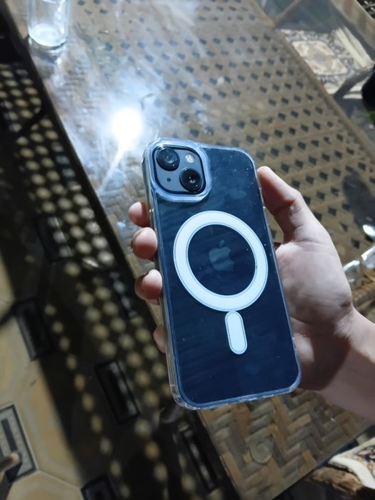 Продам Iphone 13
