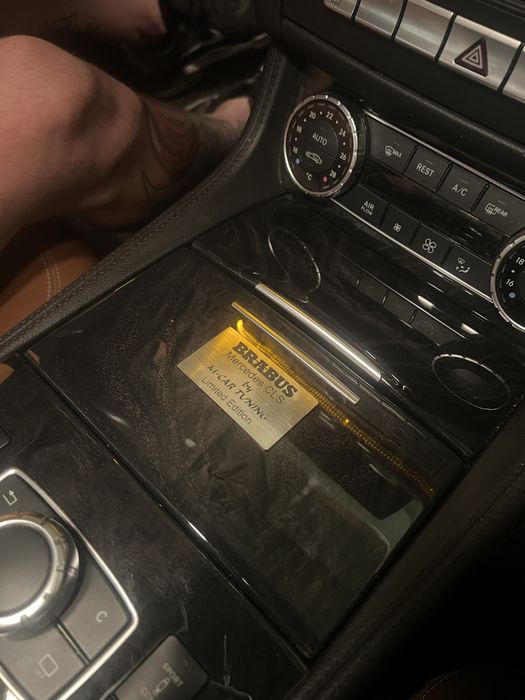 Поставка за чаши за мерцедес CLS W218