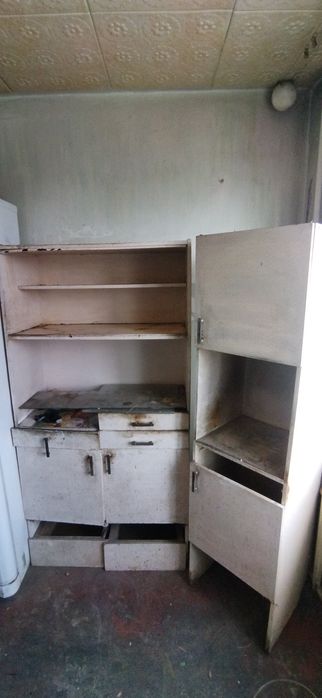 Отдам на дрова шкаф