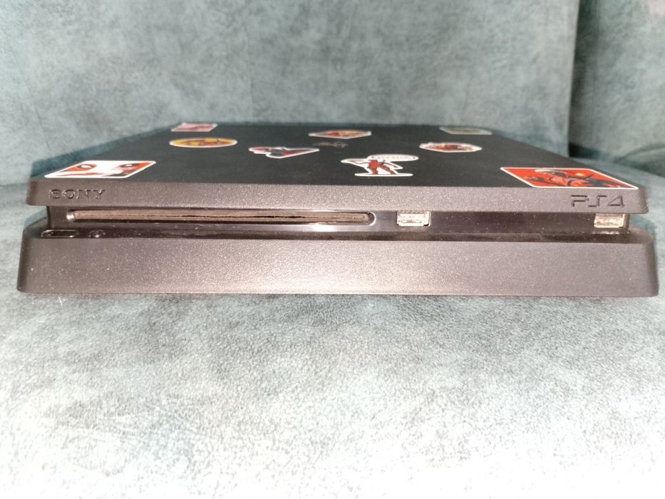 Плестейшен 4 1тв слим