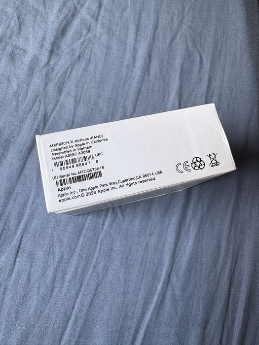 Apple AirPods 4 ANC