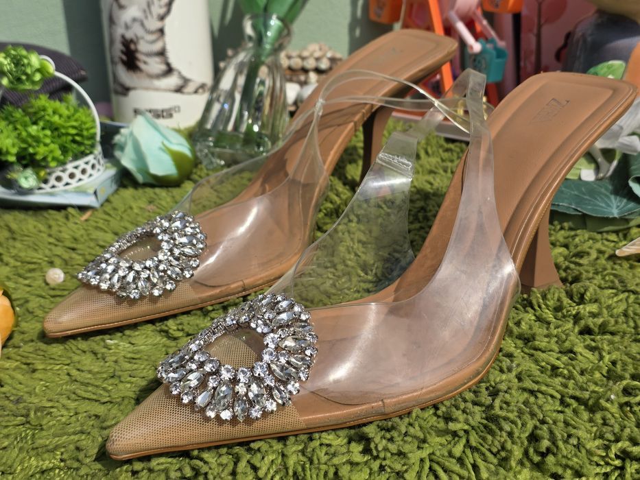 Zara силиконови сандали с диаманти N40