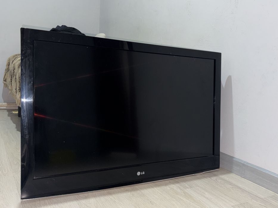 Продаю телевизор LG