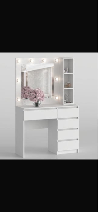 Визажныг столики