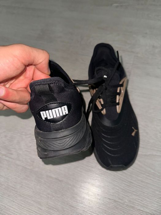 adidasi puma.