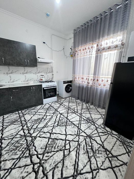 Сдается 2х комнатная квартира 
С обстановкой в горде Алмалыке