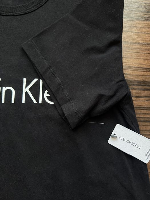 Чисто нова Calvin Klein тениска