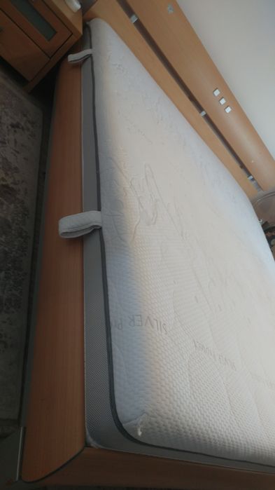 Vand dormitor complet !!! Culoare NATUR ! Pat 2 noptiere Dulap 2 uși