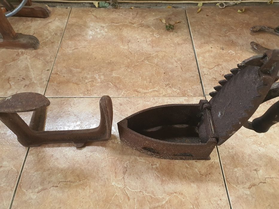 Diverse obiecte vechi, artizanat de vânzare / schimb cu furaje animale