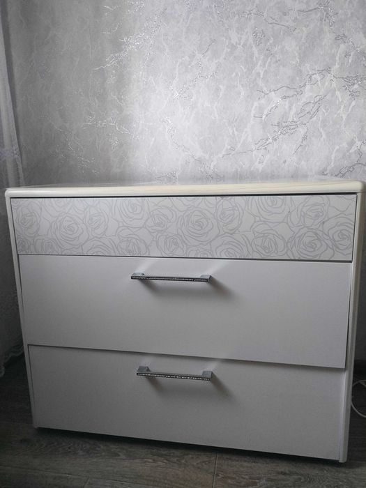 Продам срочно тумбу-комод