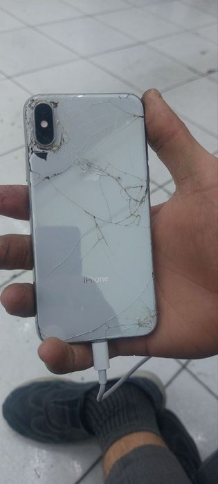 Iphone xs 64 gb sotiladi