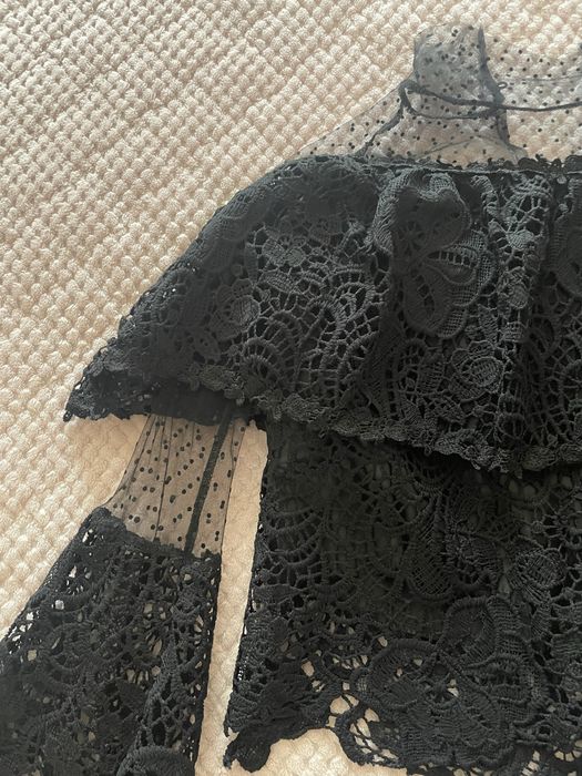 Черна блуза с дантела