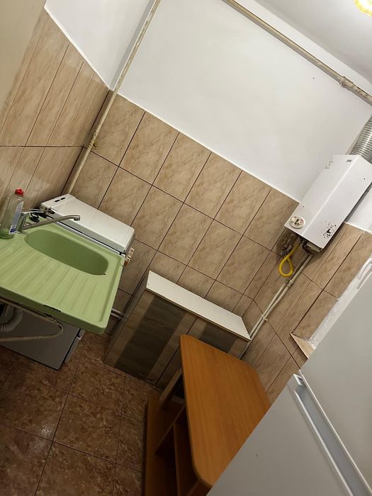 Închiriez garsoniera
