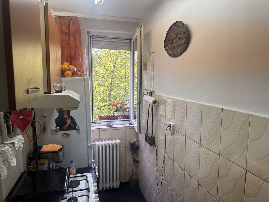 Vand apartament două camere urgent