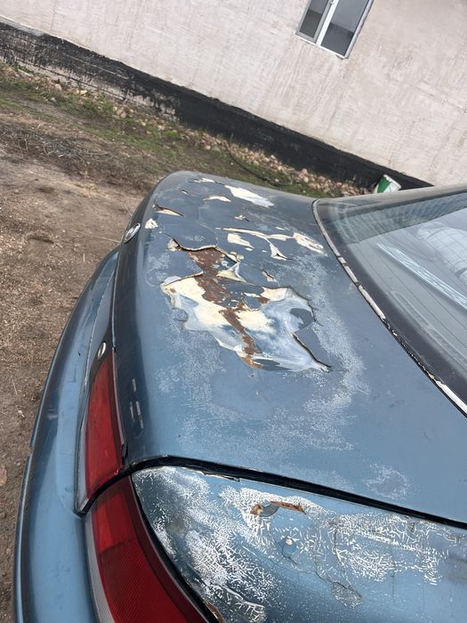 Машина Mazda 626 на ходу