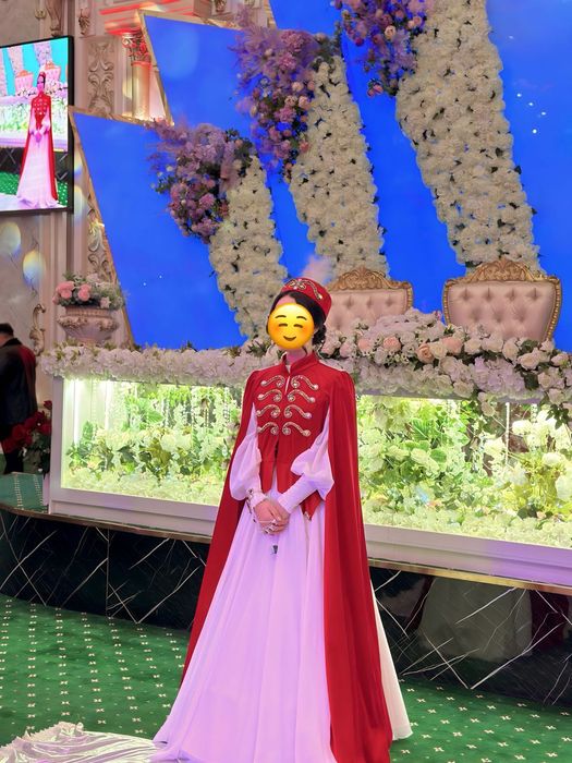 Ұзату көйлек, қызыл