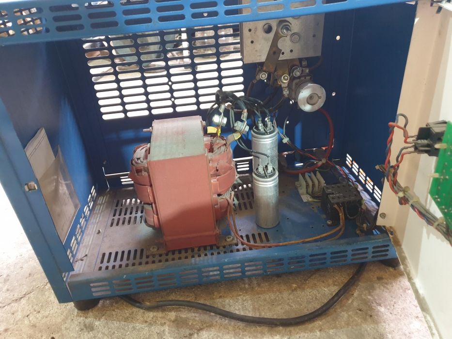 Мощно зарядно за акумулатори 24волта