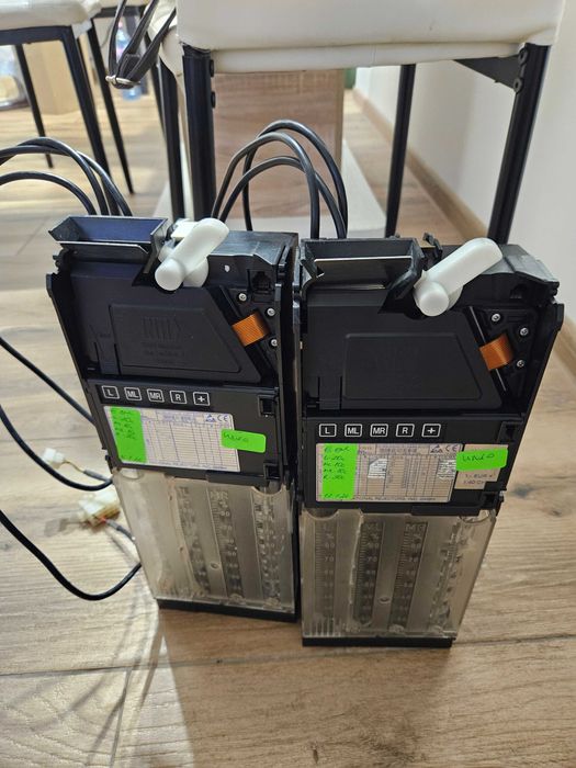 Четири монетника за вендинг