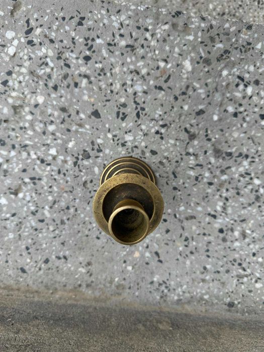 Стара каничка и свещник