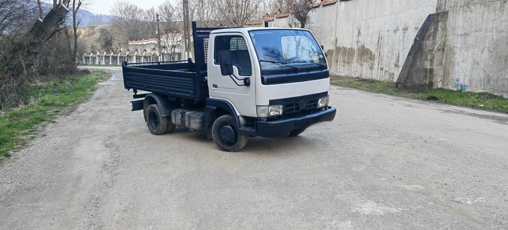 Nissan cabstar 2003