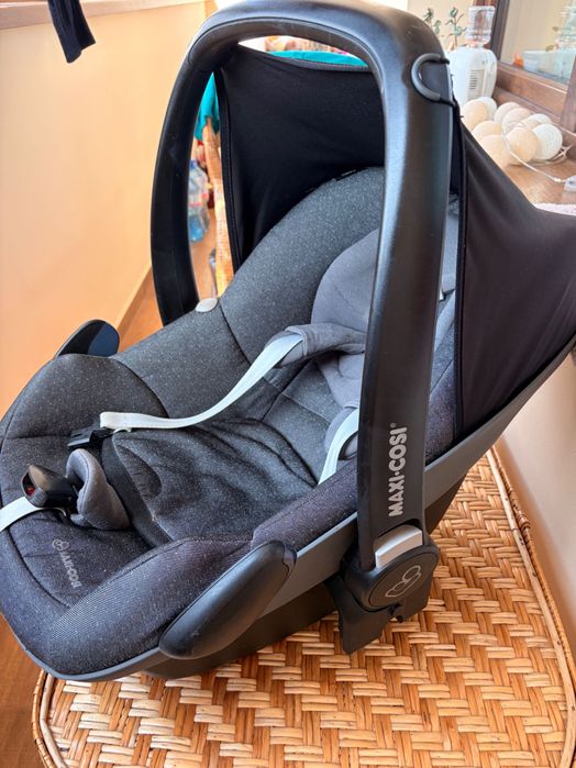 Maxi cosi pebble кош за кола за бебе