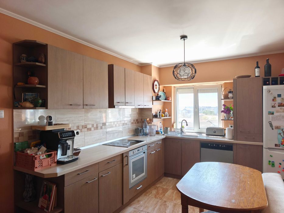 Apartament cu 4 camere de vânzare - zona Dacia