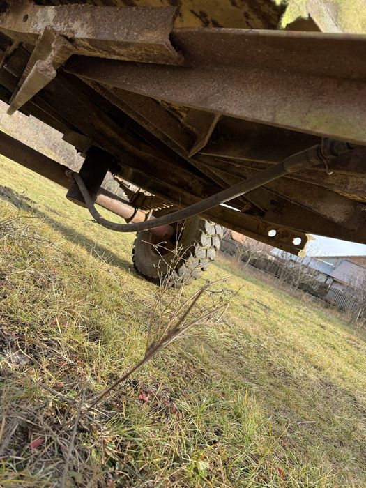 Vand remorca  basculabila