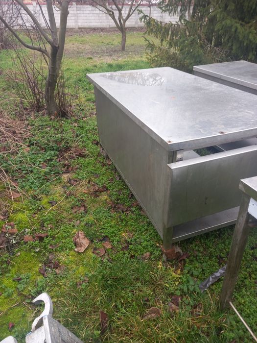 Работна маса от неръждавейка