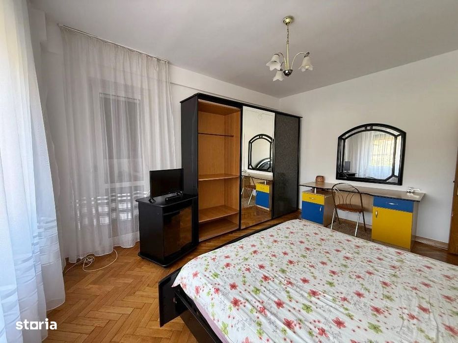 De vanzare Apartament 4 camere, zona Cetate - Scoala nr 7.