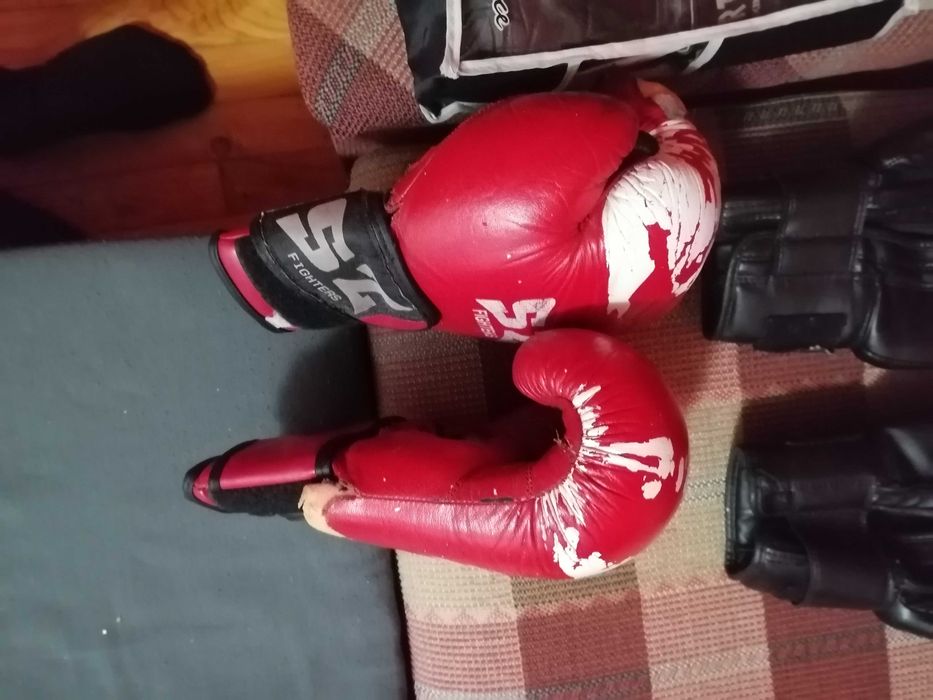 Боксови ръкавици