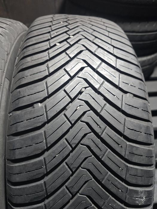 Vand 4 anvelope 215/60/18 CONTINENTAL all season