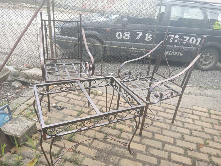 маси , пейки и столове от ковано желязо