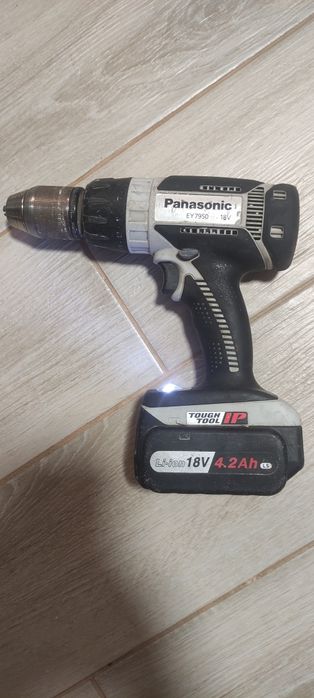 Autofiletanta cu mandrină și baterie Panasonic