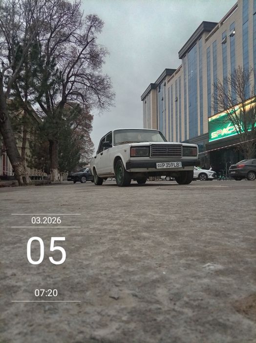 Vaz 2107 sotiladi