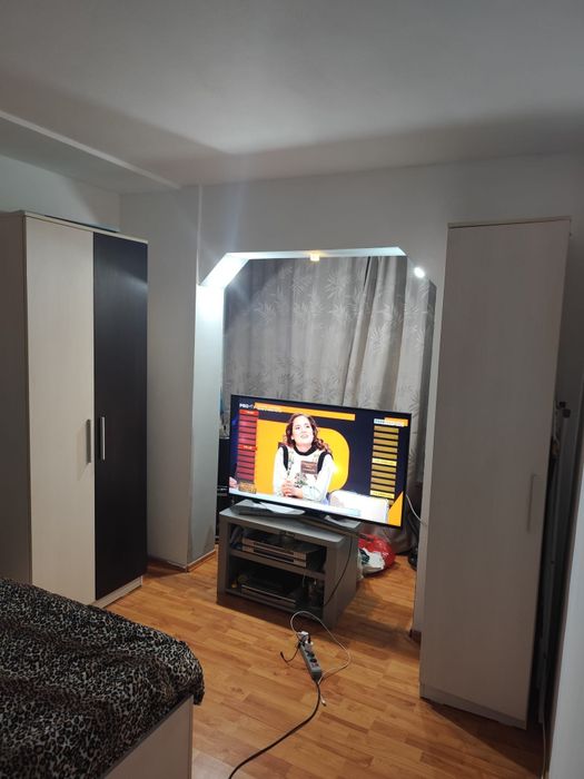 Vind apartament cu 2 camere semidecomandat