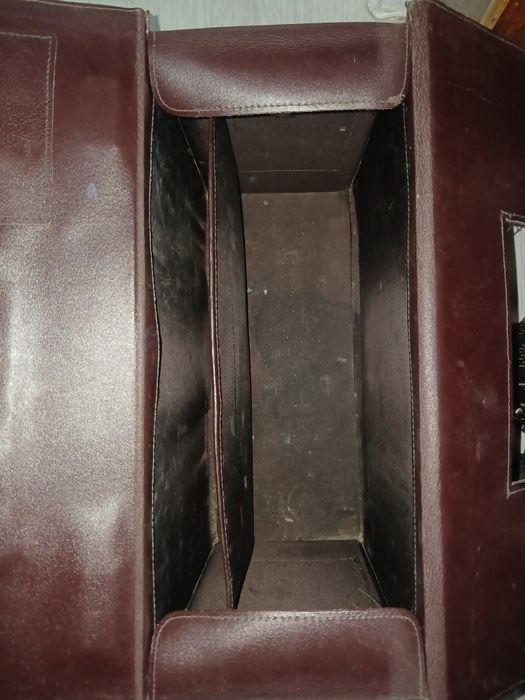 Продавам докторски куфар