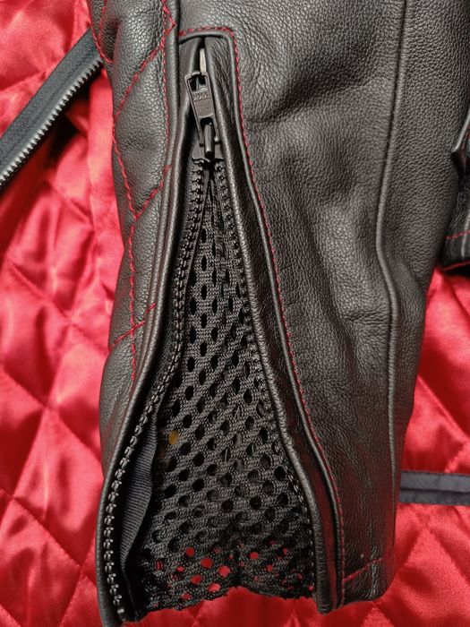 Женская мото куртка от бренда FIRSTGEAR