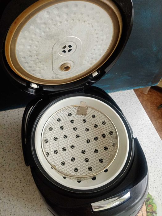 Мультиварка REDMOND