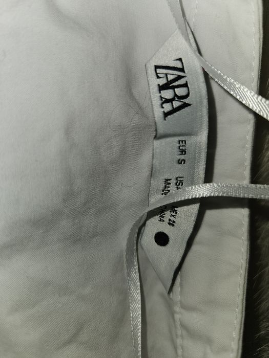 Vand iie romaneasca cu flori rosii catifelate M iie  brodata