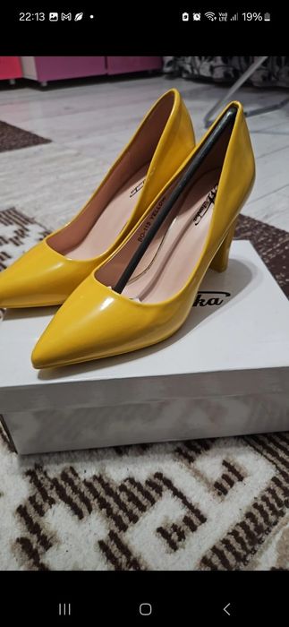 Pantofi cu toc dama