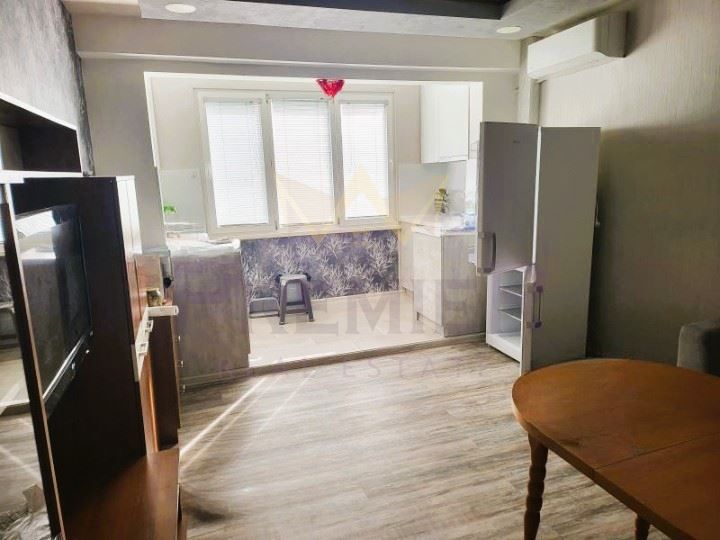 Продава се Двустаен апартамент в София, Фондови жилища - 46 кв.м за 2392 €/кв.м - Снимка #1