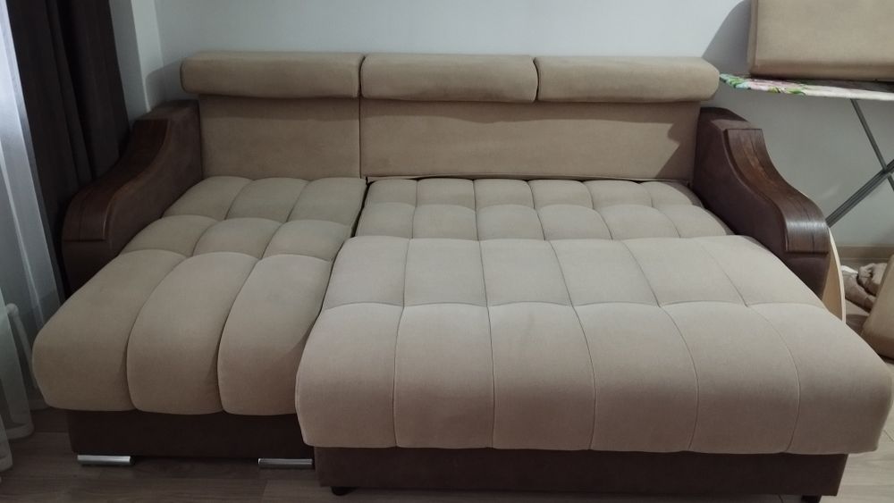 Диван угловой бежевый
