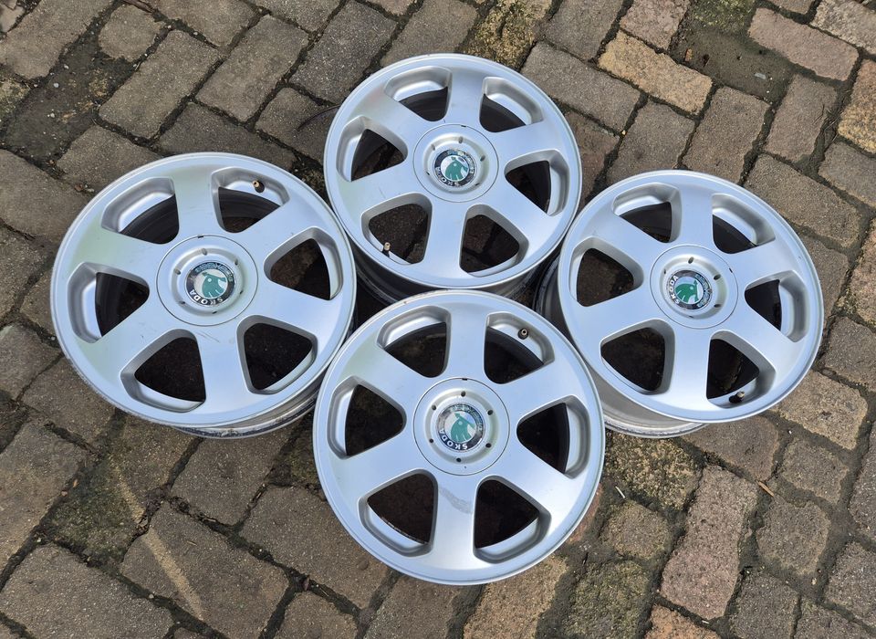 Set 4buc jante aliaj originale Skoda R15 seria 6.5Jx15H2 ET 43 - 5x100
