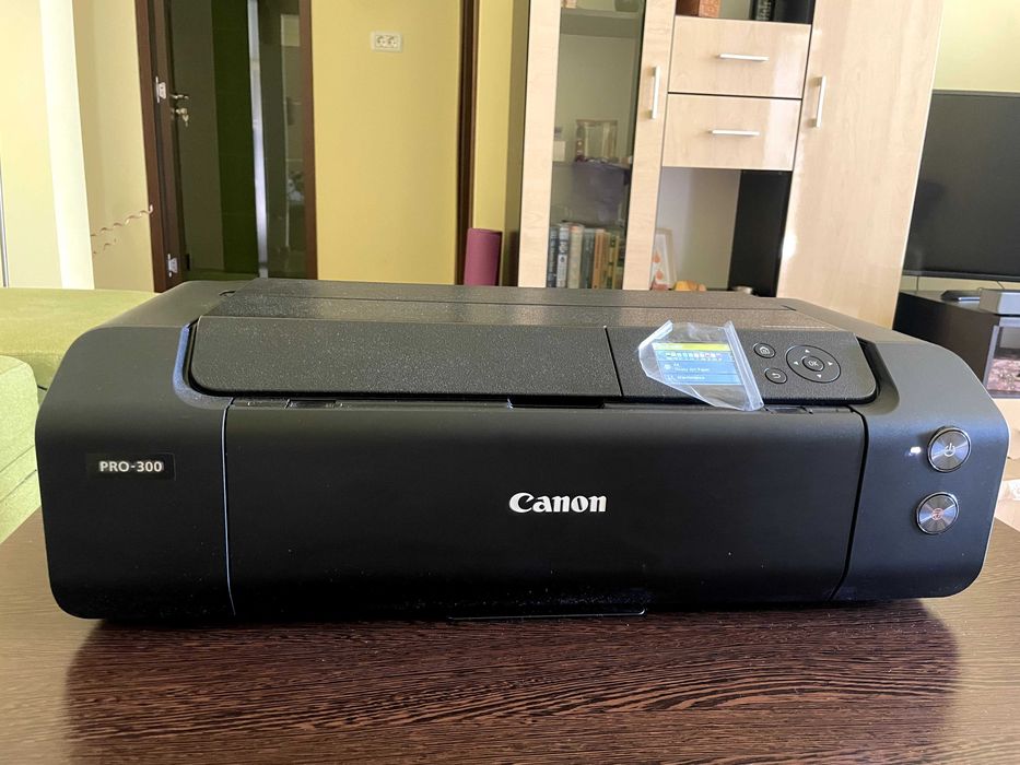 Imprimantă foto Canon imagePROGRAF PRO-300 A3+ – pentru piese de schimb sau reparații.