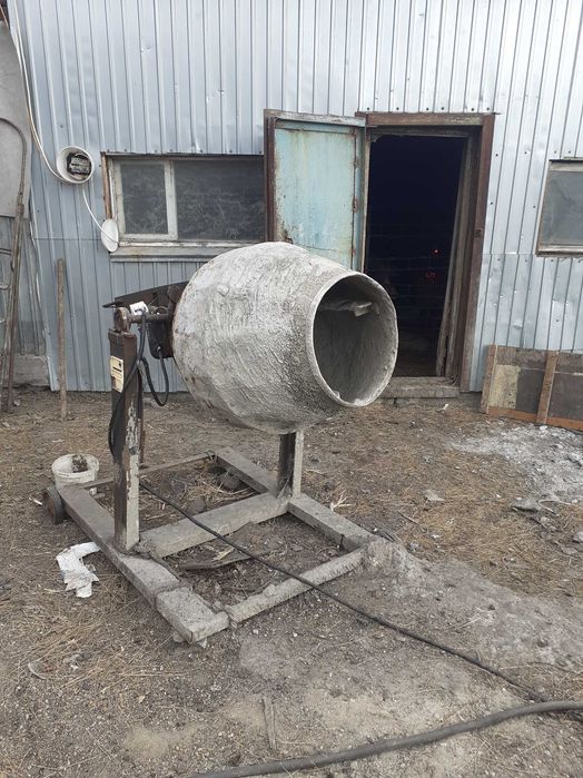 Продам бетономешалку трехфазную