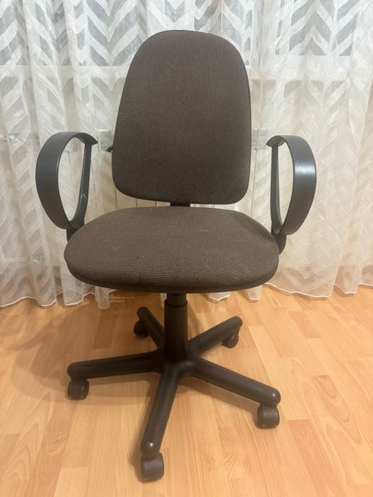 Продам стол в отличном состоянии